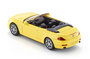 gele speelgoedauto